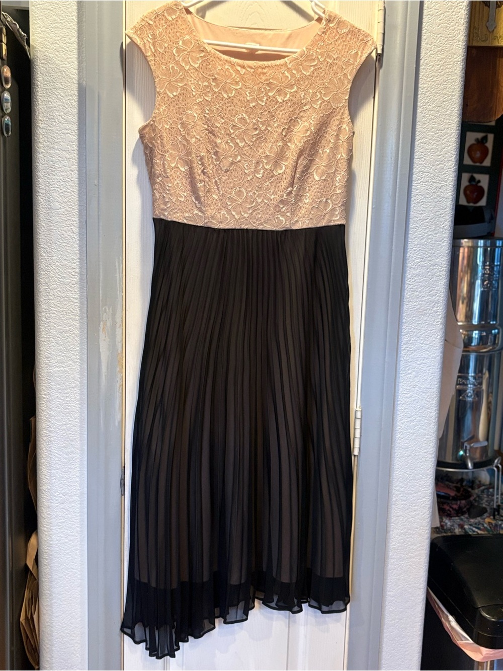 Sleeveless Cream Lace Bodice with Black Pleated Midi Skirt Dress